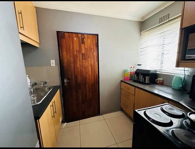 6 BEDROOM HOUSE FOR SALE IN NATURENA